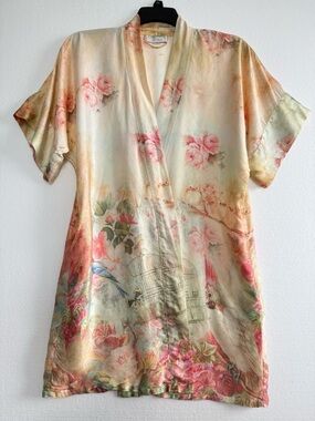Christine Vancouver 100% Silk Short Kimono Robe Floral Birdcage Peach Size S